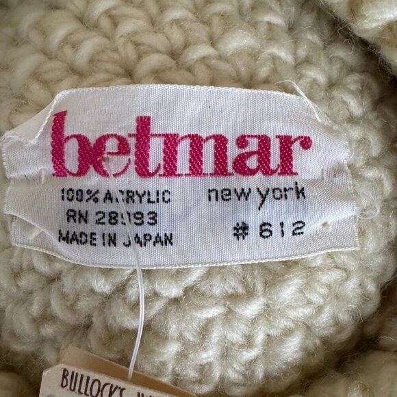 70s Vintage Betmar Made In Japan Ivory Tan Brown Crochet Baret Top Pom Pom Hat - Picture 9 of 9